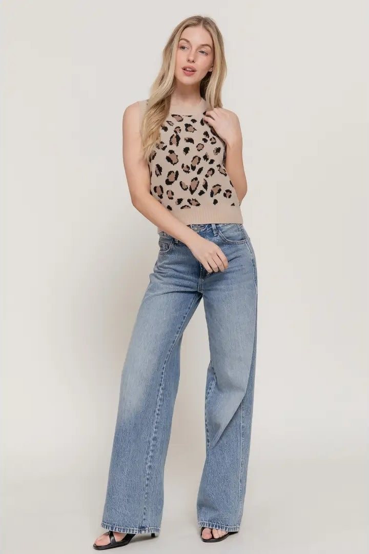 Sleeveless Round Neck Leopard Jacquard Sweater Top

 image 1