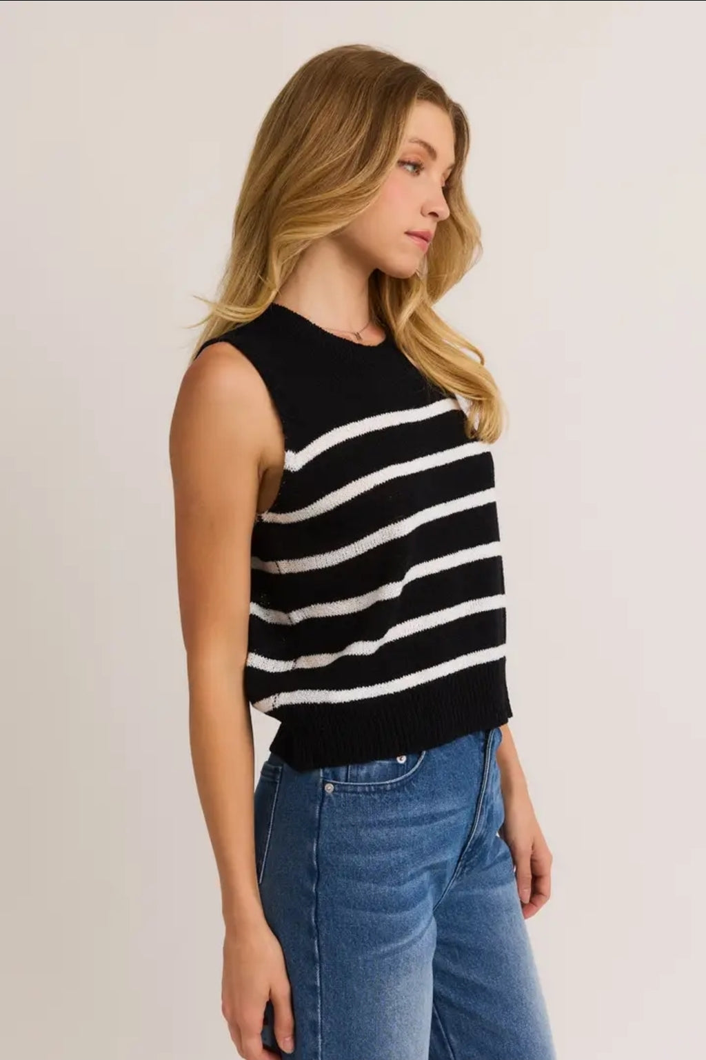 Round Neck Sleeveless Sweater Top image 1