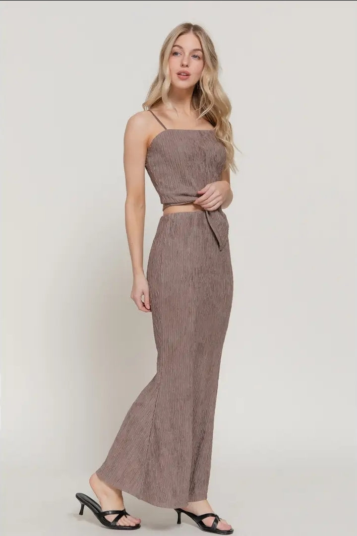 Asymmetrical Hem Cami Top & Texture Knit Long Skirt Set image 2