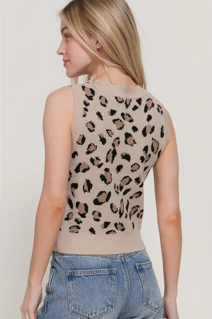 Sleeveless Round Neck Leopard Jacquard Sweater Top

 image 2
