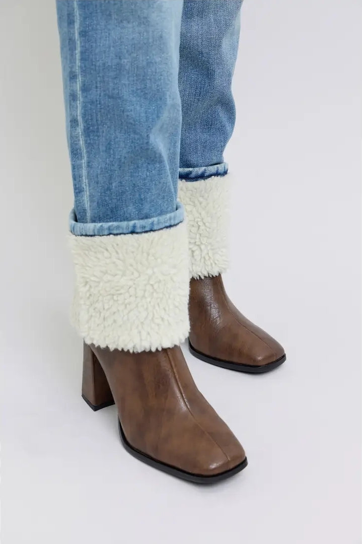 High Waisted Shearling Cuff Straight image 1