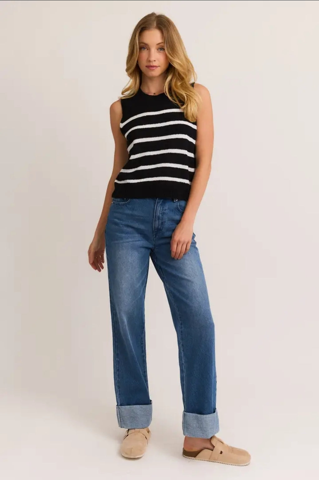 Round Neck Sleeveless Sweater Top image 4